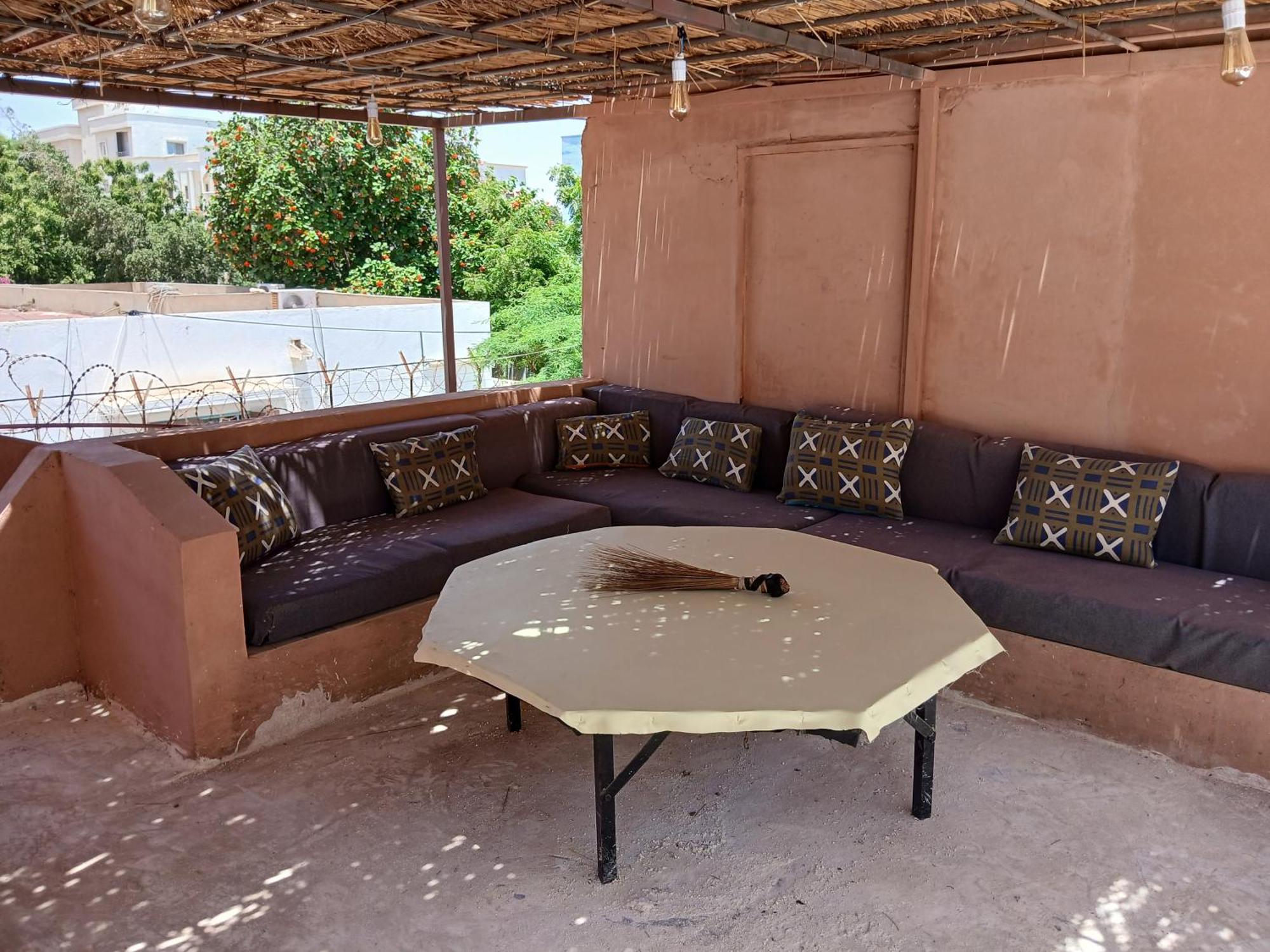 "Par 4 Chemins" - Atypical Stopover Nouakchott Exterior foto